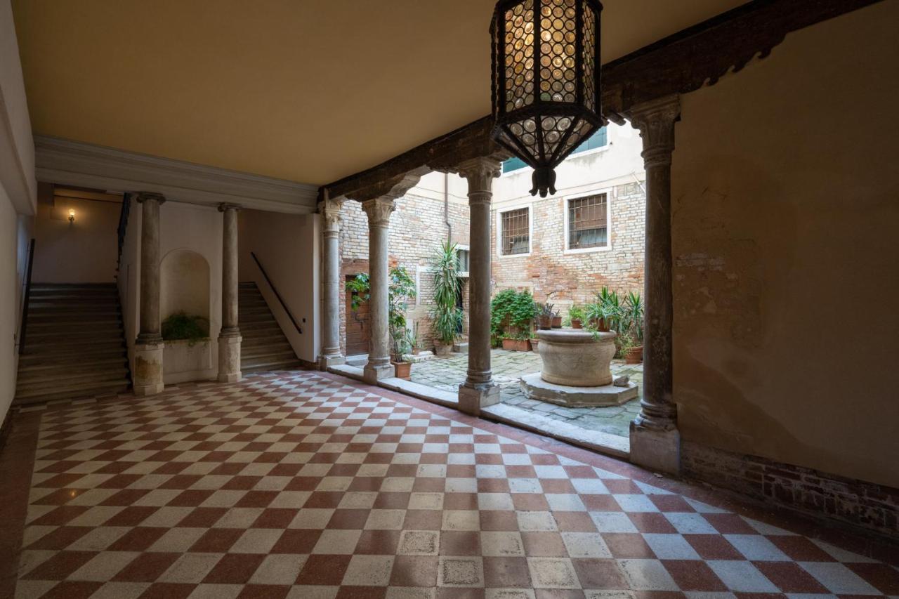 Ca' Longo Palace Damasco Venice Exterior photo